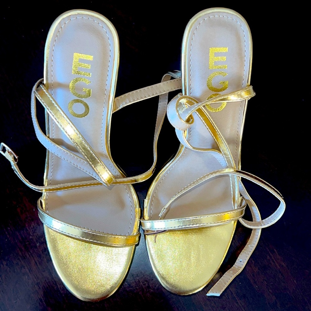 GOLD STRAPPY SANDAL